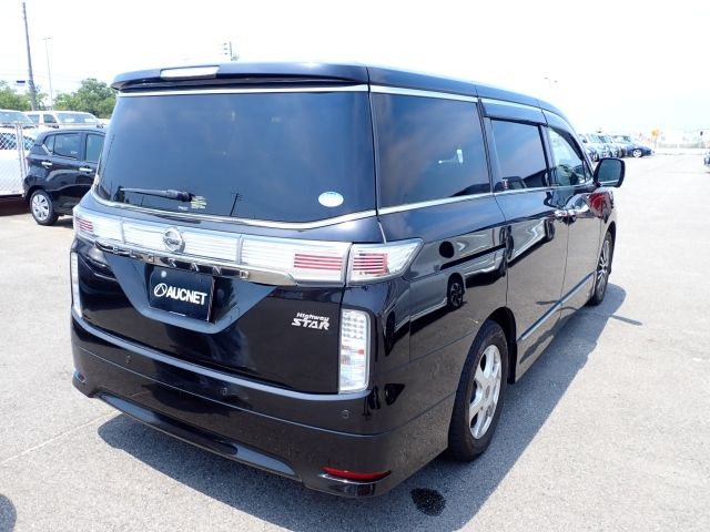 NISSAN ELGRAND 2017