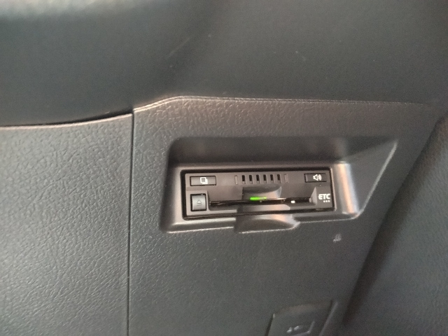 TOYOTA VITZ 2017