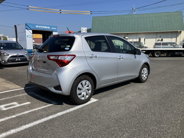 TOYOTA VITZ 2019