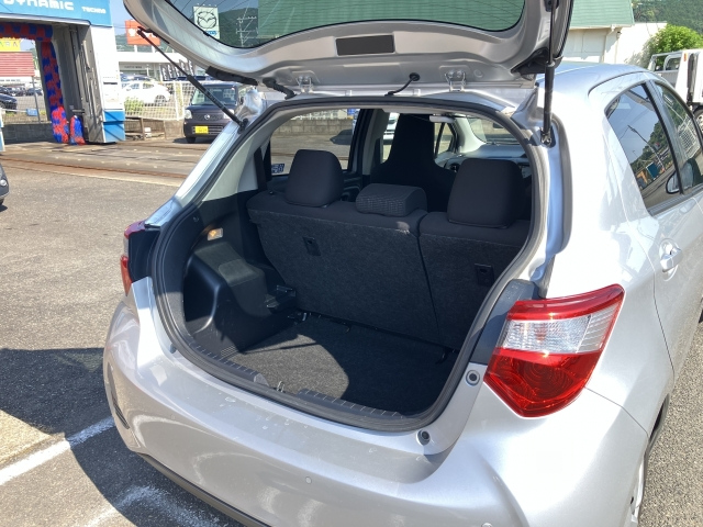 TOYOTA VITZ 2019