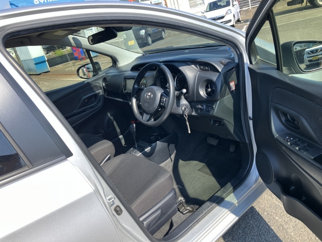 TOYOTA VITZ 2019