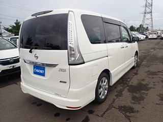 NISSAN SERENA 2013