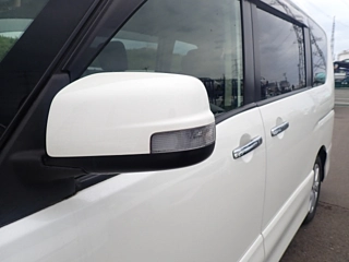 NISSAN SERENA 2013
