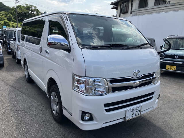 TOYOTA HIACE VAN 2013