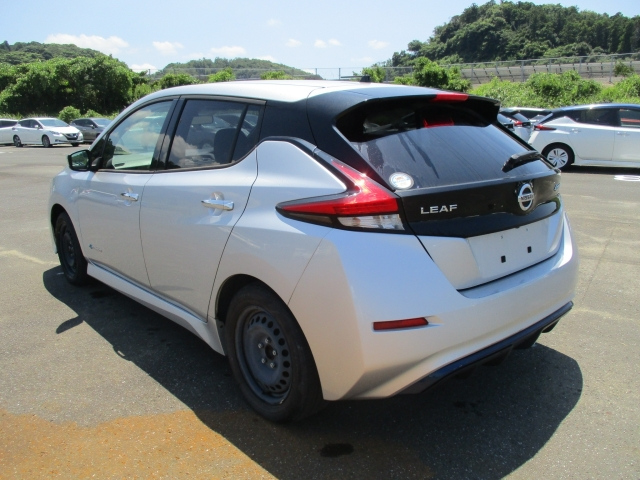 NISSAN LEAF 2018