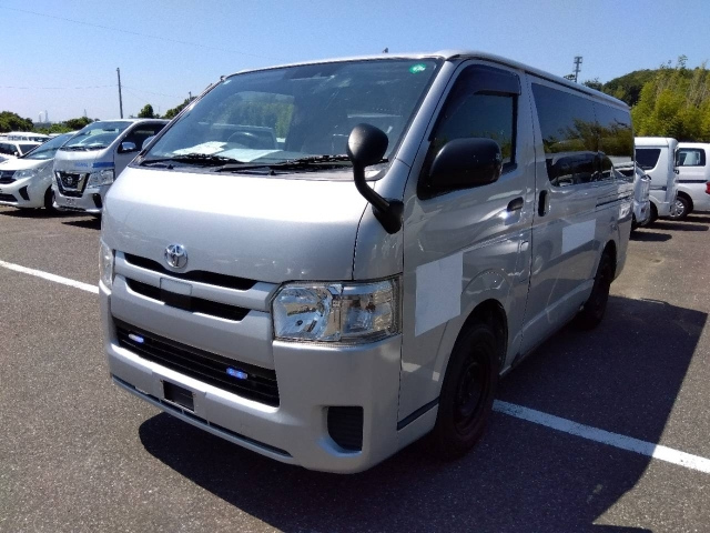 TOYOTA HIACE VAN 2020