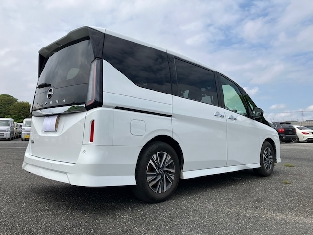 NISSAN SERENA 2023
