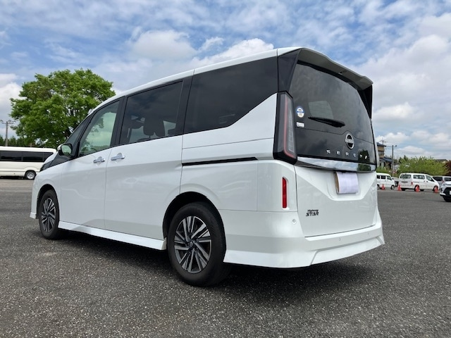 NISSAN SERENA 2023