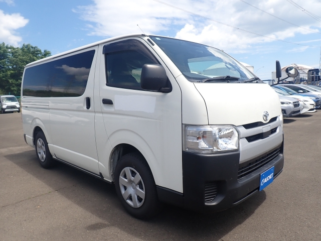 TOYOTA HIACE VAN 2020
