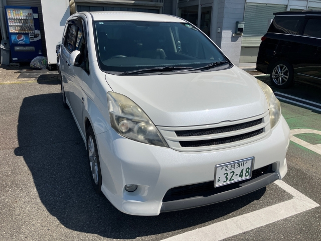 TOYOTA ISIS 2013