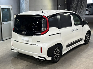 TOYOTA SIENTA 2022