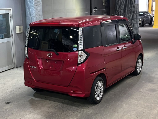 TOYOTA TANK 2018
