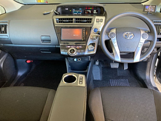 TOYOTA PRIUS ALPHA 2015