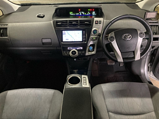 TOYOTA PRIUS ALPHA 2012
