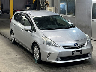 TOYOTA PRIUS ALPHA 2012