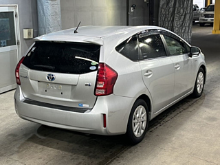 TOYOTA PRIUS ALPHA 2012