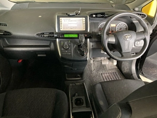 TOYOTA WISH 2010