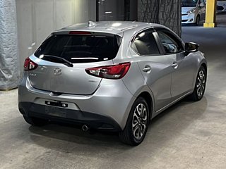 MAZDA DEMIO 2016