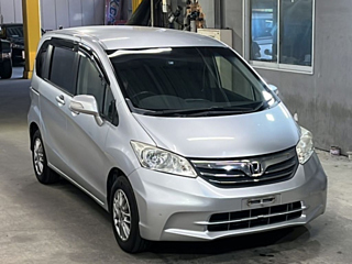HONDA FREED 2013
