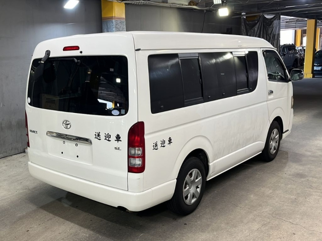 TOYOTA HIACE 2011