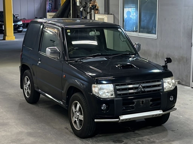 MITSUBISHI PAJERO MINI 2010