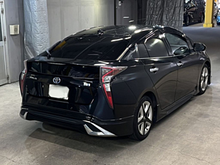 TOYOTA PRIUS 2017