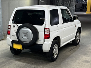 NISSAN KIX 2009