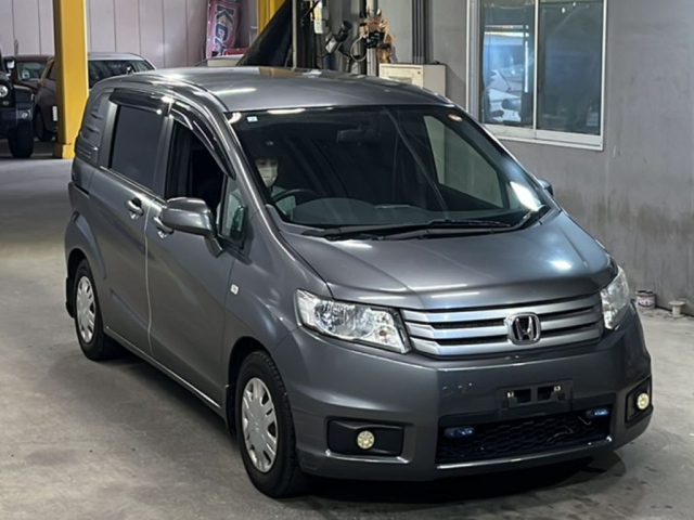 HONDA FREED 2011