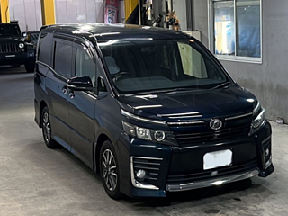 TOYOTA VOXY 2014