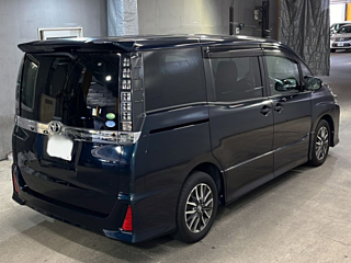 TOYOTA VOXY 2014