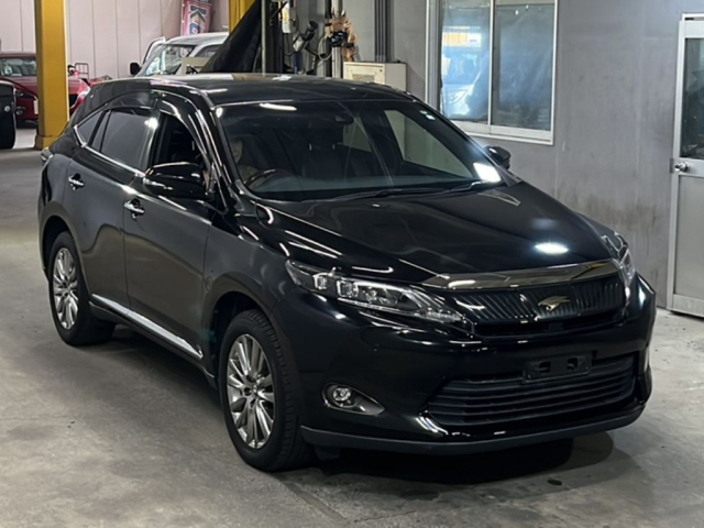 TOYOTA HARRIER 2017