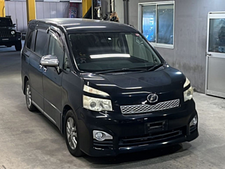 TOYOTA VOXY 2012