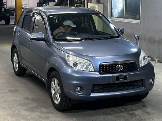 TOYOTA RUSH 2016