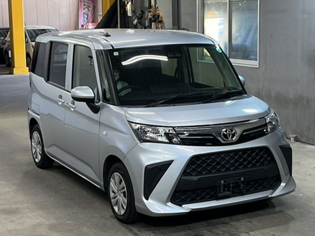 TOYOTA ROOMY 2022