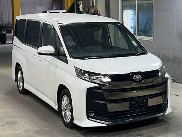 TOYOTA NOAH 2023