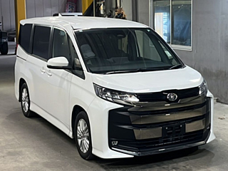 TOYOTA NOAH 2023