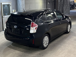 TOYOTA PRIUS ALPHA 2015