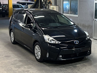 TOYOTA PRIUS ALPHA 2015