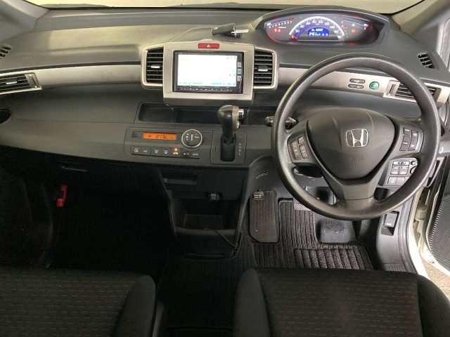 HONDA FREED 2012