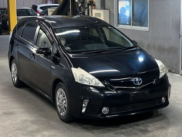 TOYOTA PRIUS ALPHA 2012