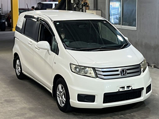 HONDA FREED 2010