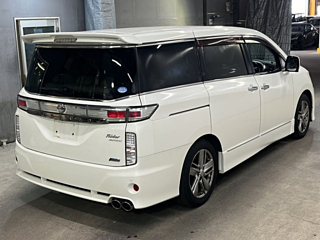 NISSAN ELGRAND 2010