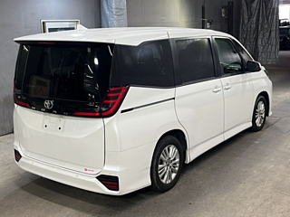 TOYOTA NOAH 2023