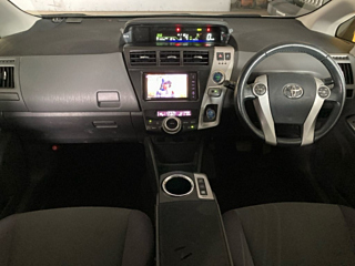 TOYOTA PRIUS ALPHA 2012