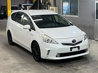 TOYOTA PRIUS ALPHA 2012