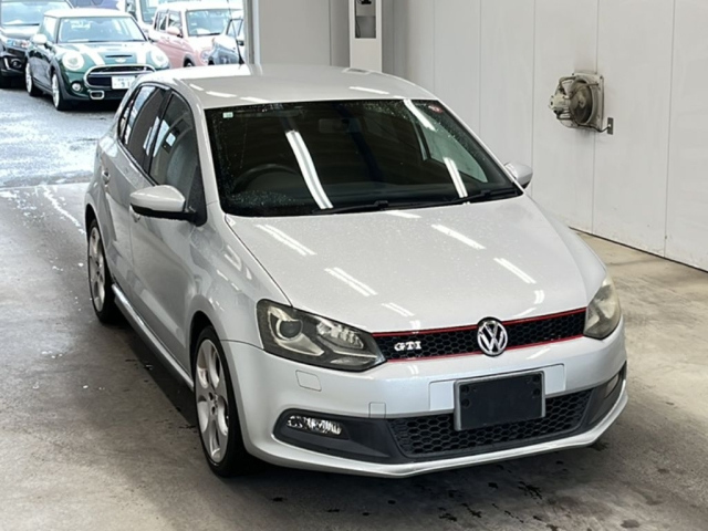 VOLKSWAGEN POLO 2011