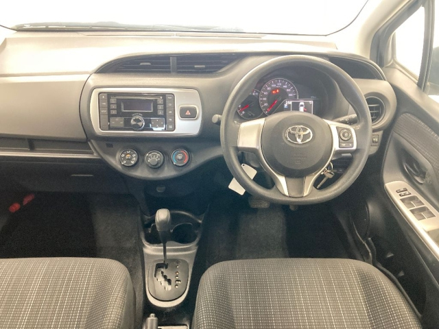 TOYOTA VITZ 2014