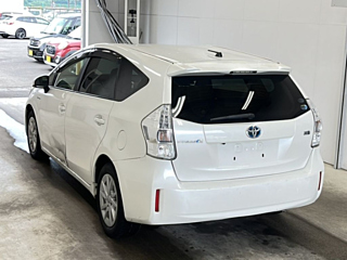 TOYOTA PRIUS ALPHA 2012