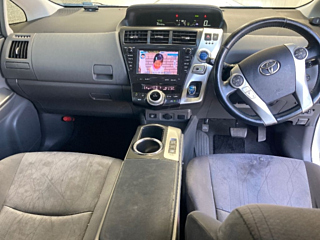 TOYOTA PRIUS ALPHA 2012