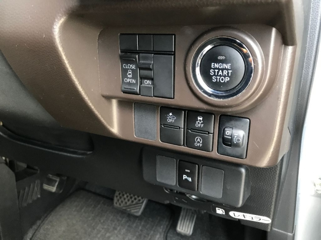 TOYOTA ROOMY 2022